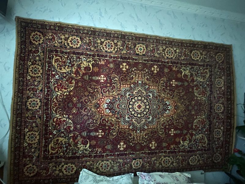 Ковер шерстяной . Ковер шерстяной .