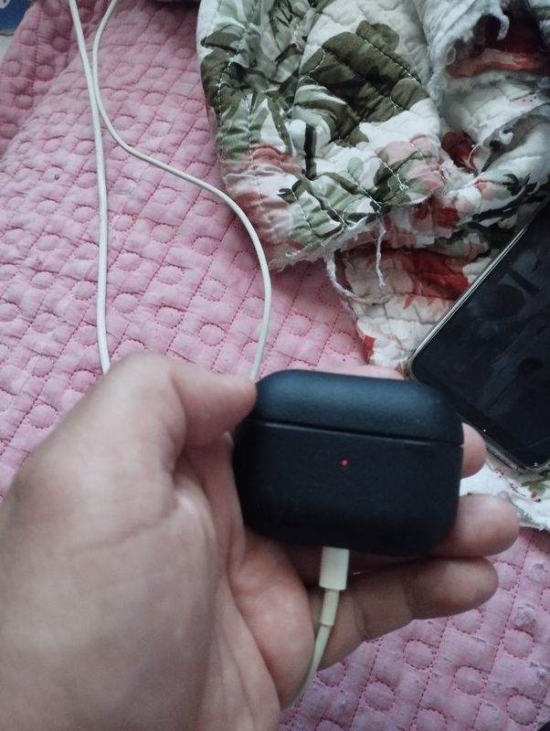 Продаю или обменяю оригинальные AirPods pro,.