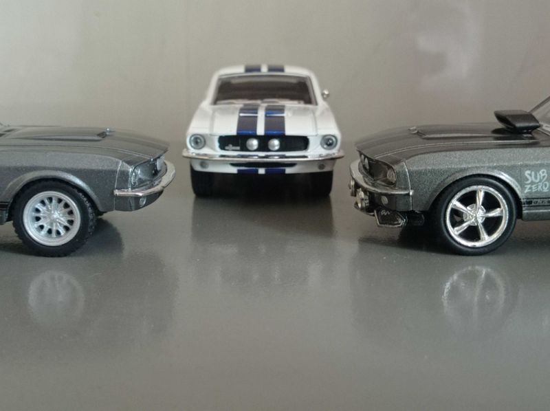 Коллекционная модель Ford Shelby, масштаб 1:36