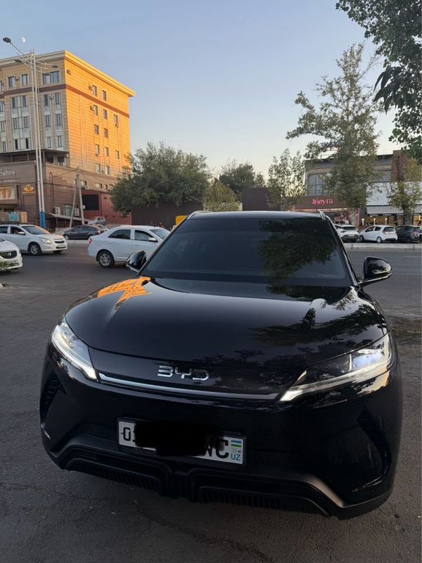 BYD Yuan Up 2025yil toza tayor navarotlari bilan BYD Yuan Up 2025yil toza tayor navarotlari bilan