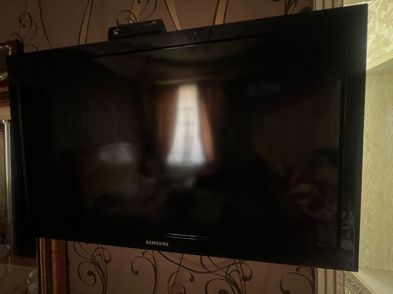 Samsung televzor sotaman aybi yoq zor ishlidi Samsung televzor sotaman aybi yoq zor ishlidi