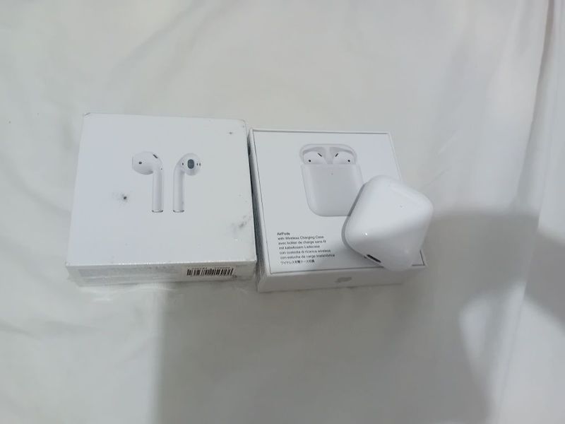 AirPods sotiladi AirPods sotiladi