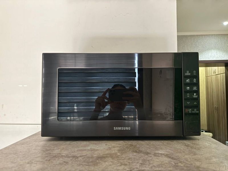 Микроволновая печь Samsung ME88SUG/BW Микроволновая печь Samsung ME88SUG/BW