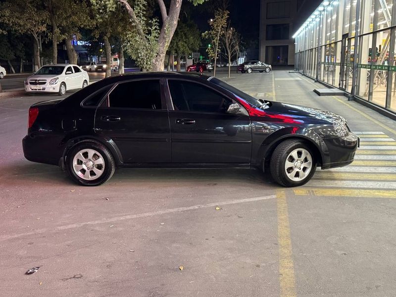 Lacetti 1.8 srochna sotiladi faqat naqtga