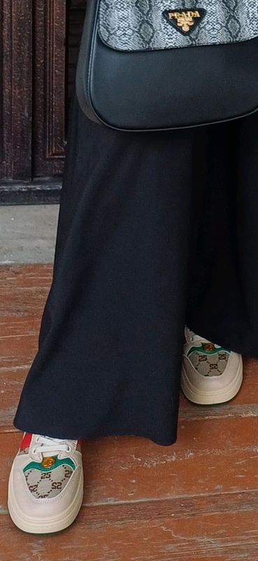 gucci krasofka sotiladi