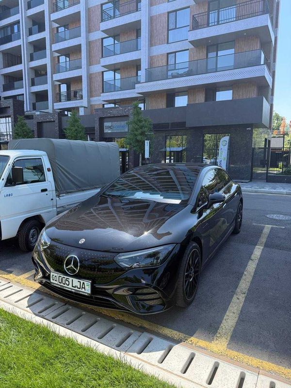 Mercedes-Benz EQE 350 Edition One Mercedes-Benz EQE 350 Edition One