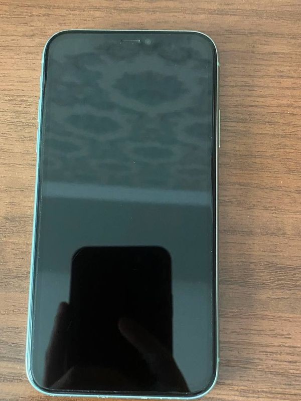 Продам срочно Iphone 11