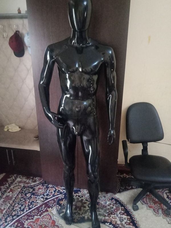 Maniken erkaklar kiymi uchun Maniken erkaklar kiymi uchun