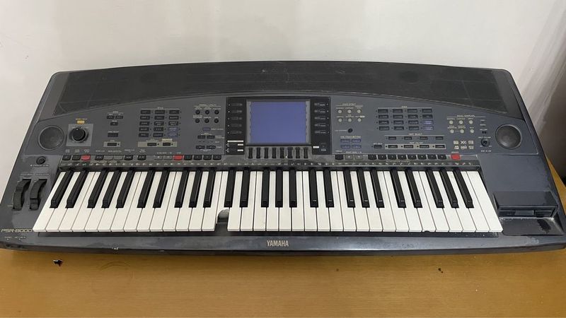 Синтезатор Yamaha PSR-8000