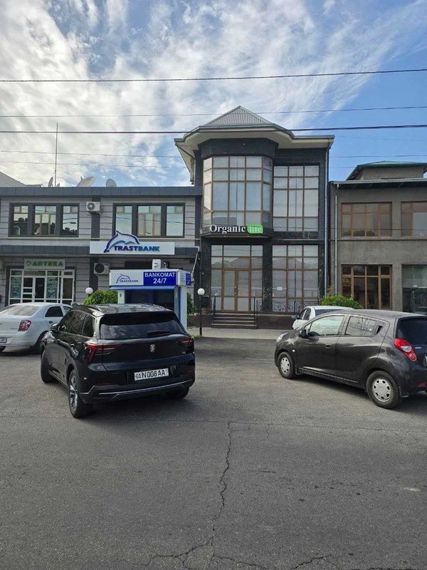 Аренда здания 2 этажа 550 м2 по 10уе за м2, 1 линия под офис м.улугбек Аренда здания 2 этажа 550 м2 по 10уе за м2, 1 линия под офис м.улугбек