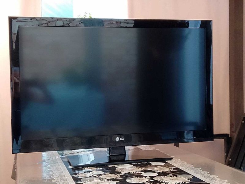 Телевизор LG в хорошем состоянии Корея Телевизор LG в хорошем состоянии Корея