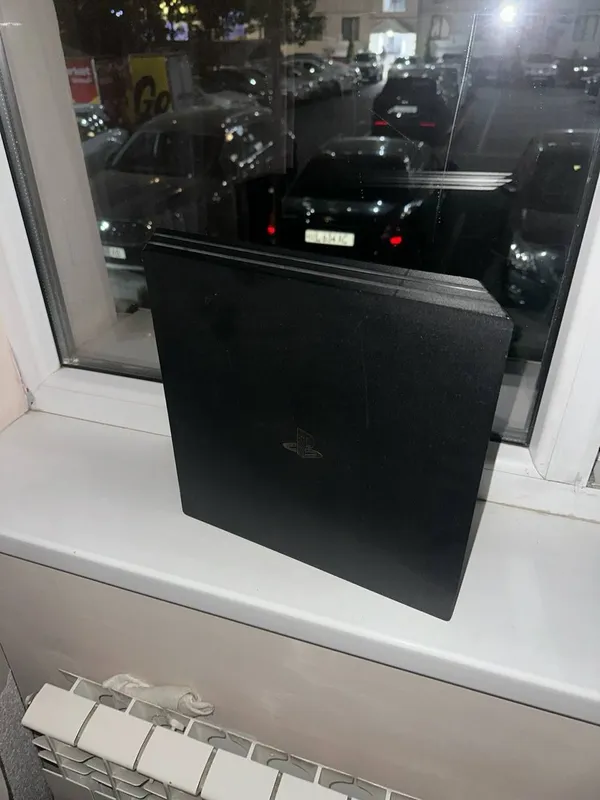 Продаётся Playstation 4 pro на 1tb. состояние отличное