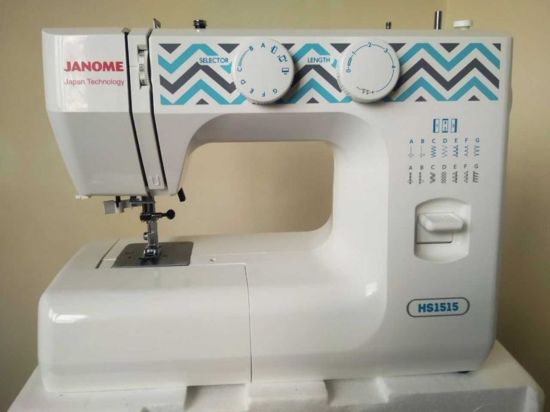 Швейная машинка Janome HS1515