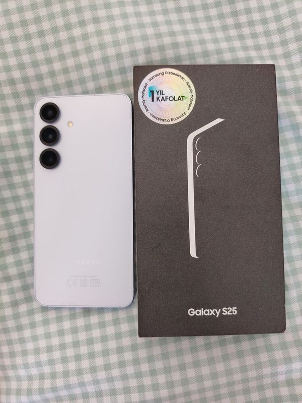 Samsung Galaxy S25. 256 Gb xotira. Holati yaxshi. Kafolati 8 oy Samsung Galaxy S25. 256 Gb xotira. Holati yaxshi. Kafolati 8 oy