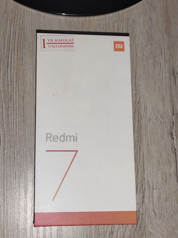 Продам телефон Redmi7