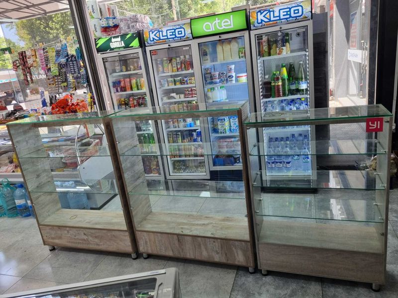 Срочно продаётся витрина ( Vitrina sotiladi Yangidek ) Срочно продаётся витрина ( Vitrina sotiladi Yangidek )