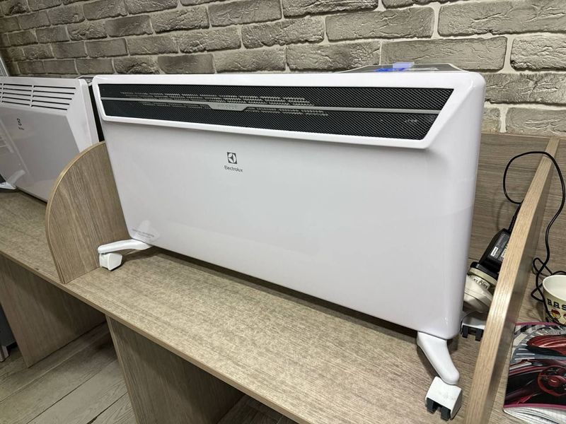 Electrolux конвекторный обогреватель инвертор 2,2 квт Electrolux конвекторный обогреватель инвертор 2,2 квт