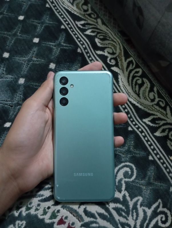 Samsung galaxy M13