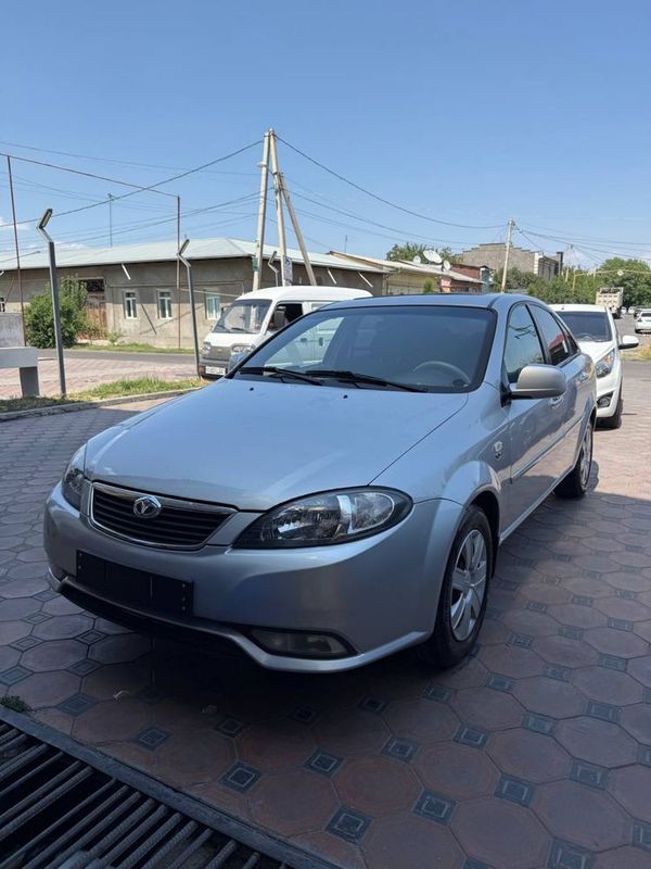 Jentra 2 mexanika 2014 yil 155.000 km gaz quyilgan Jentra 2 mexanika 2014 yil 155.000 km gaz quyilgan