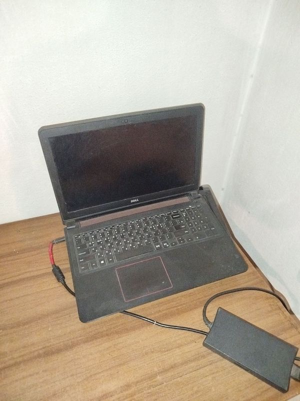 Dell inspiron Core I5 6300 HQ sotiladi Dell inspiron Core I5 6300 HQ sotiladi