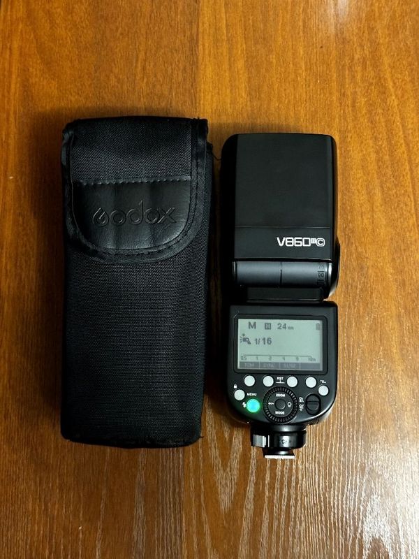 Godox V860 lll C Фотовспышка Godox V860 lll C Фотовспышка