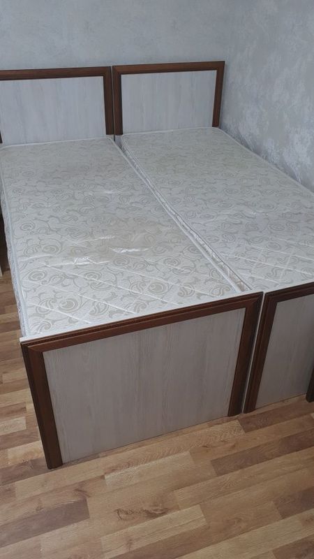 Продам кровати 2 штуки Продам кровати 2 штуки