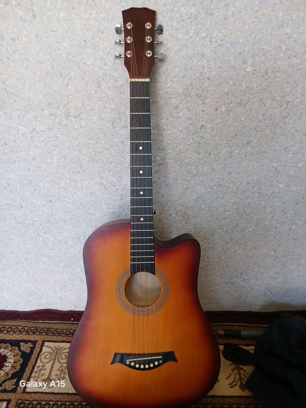 gitara sotiladi gitara sotiladi