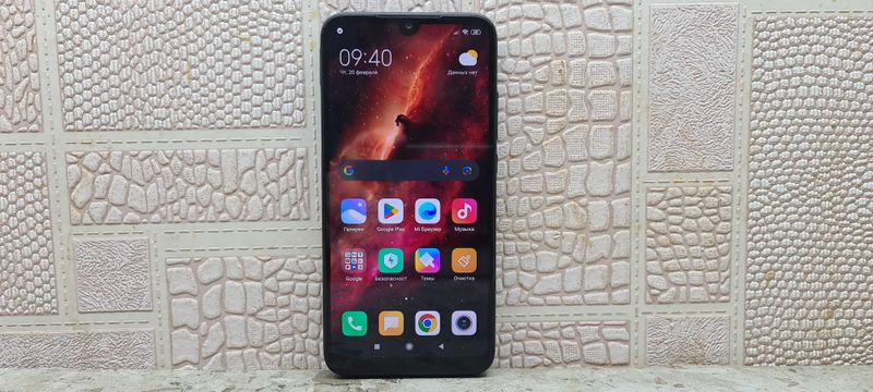 Продам телефон REDMI 7