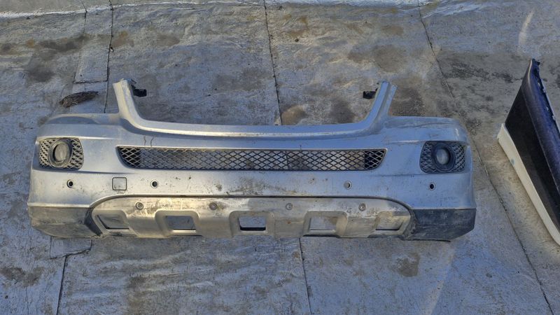 Передний бампер Mercedes-Benz ML (W164) в сборе Передний бампер Mercedes-Benz ML (W164) в сборе