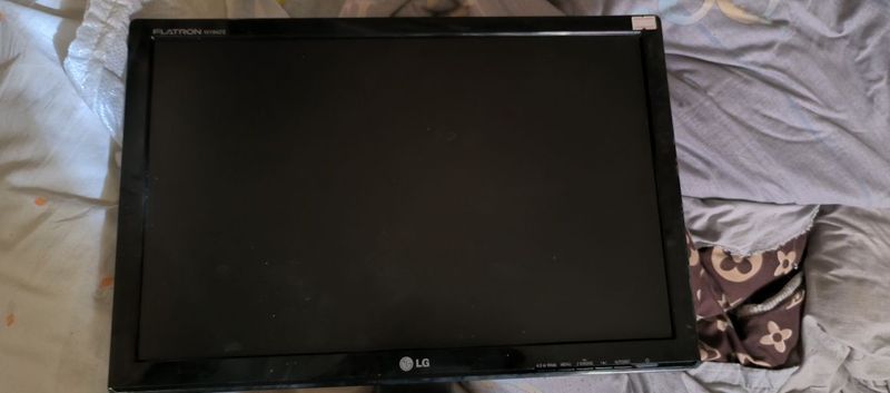 Продается монитор 19 lg