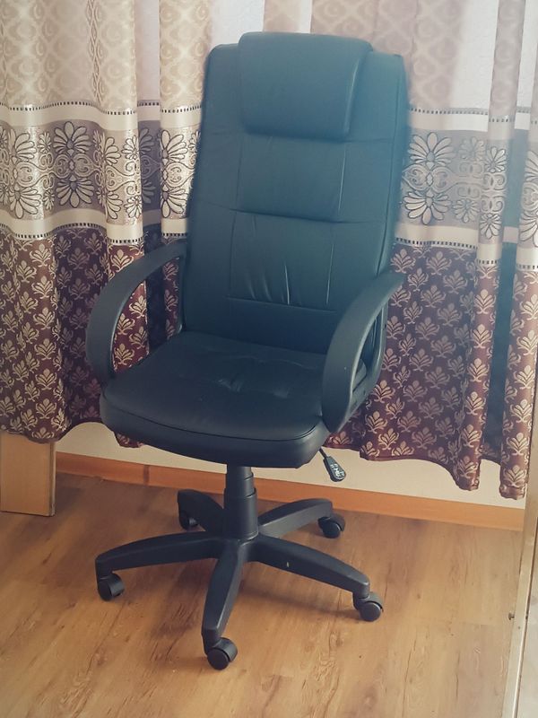 Rahbarlar uchun ofis kreslosi Rahbarlar uchun ofis kreslosi