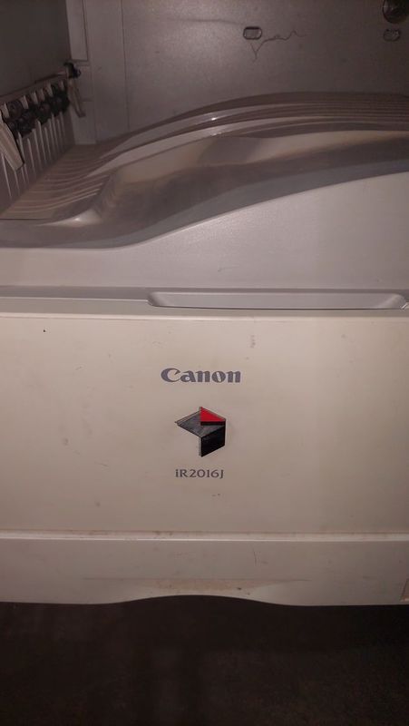Canon sotiladi srochna Canon sotiladi srochna