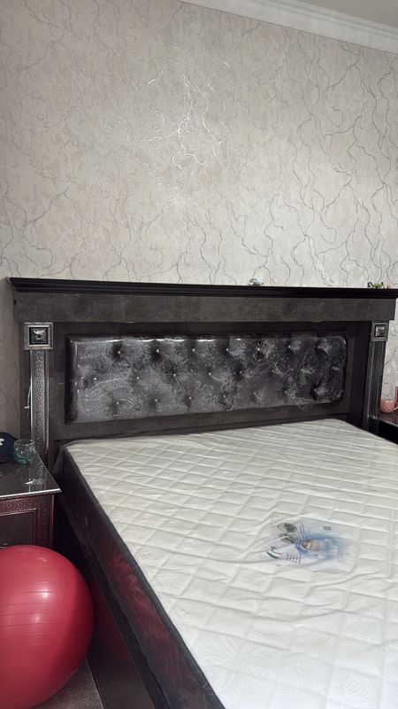 Spalni mebel sotiladi hali paket yechlmagan matras Spalni mebel sotiladi hali paket yechlmagan matras