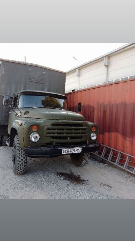 Zil 130 sotiladi narxini telda gaplashiladi Zil 130 sotiladi narxini telda gaplashiladi