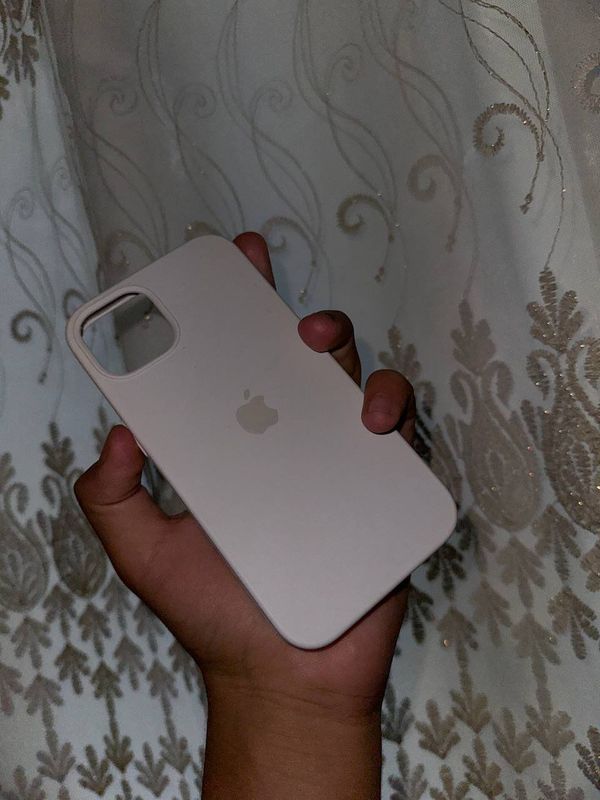 Iphone13,128gb,ideal holati,3chexol sovga,karobka Iphone13,128gb,ideal holati,3chexol sovga,karobka