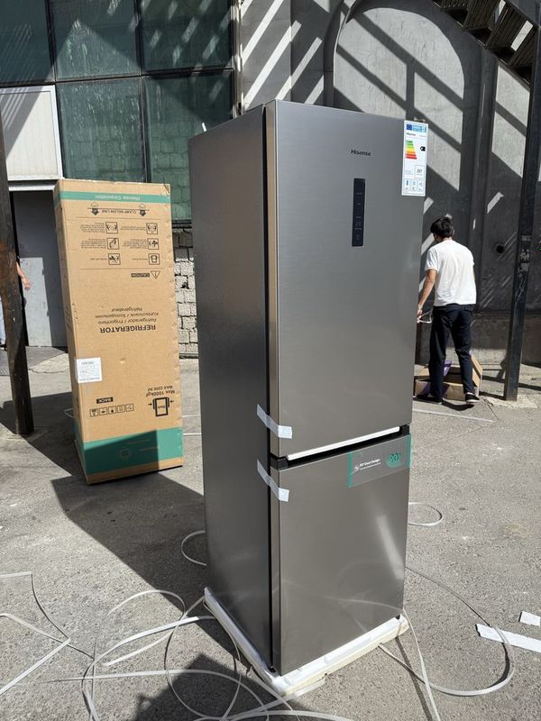 Xolodilnik Hisense NoFrost 185Sm 300L