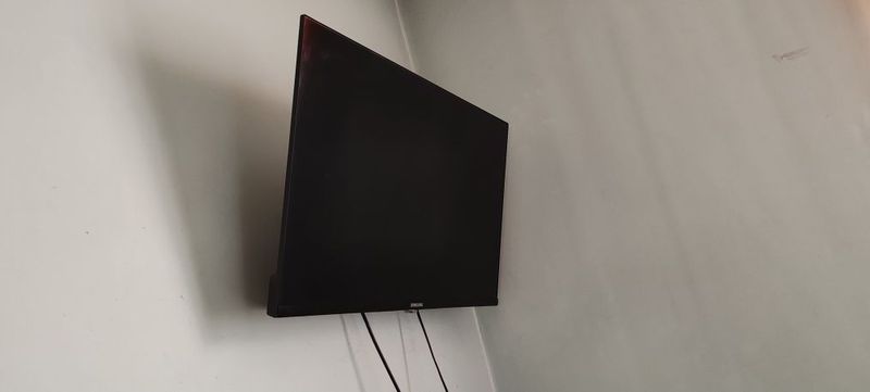 Телевизор Samsung 32 Smart tv