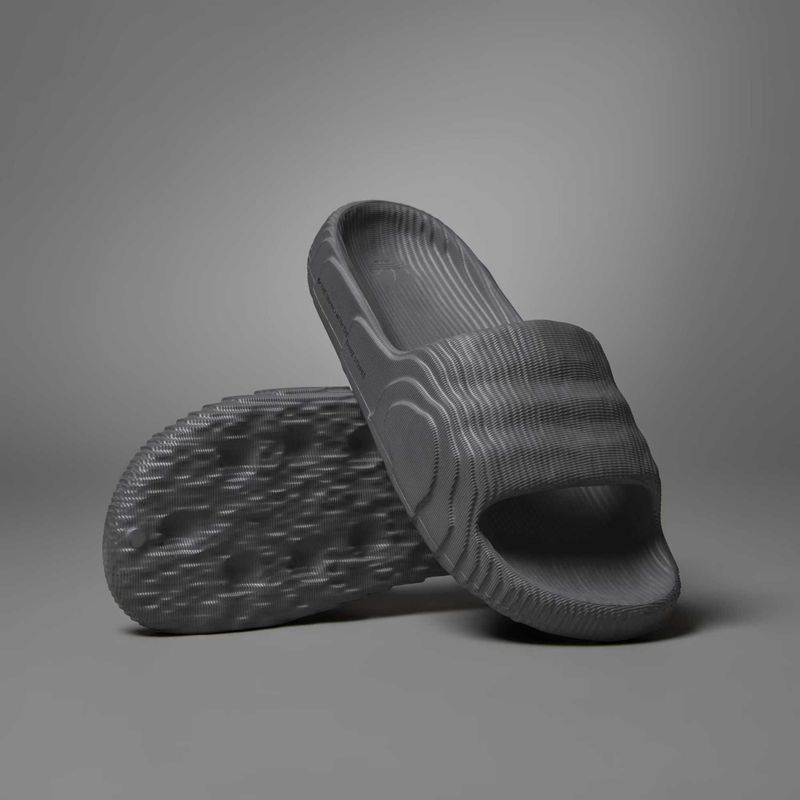 Шлепки Adidas Adilette 22 серые. 40 размер. Unisex Шлепки Adidas Adilette 22 серые. 40 размер. Unisex