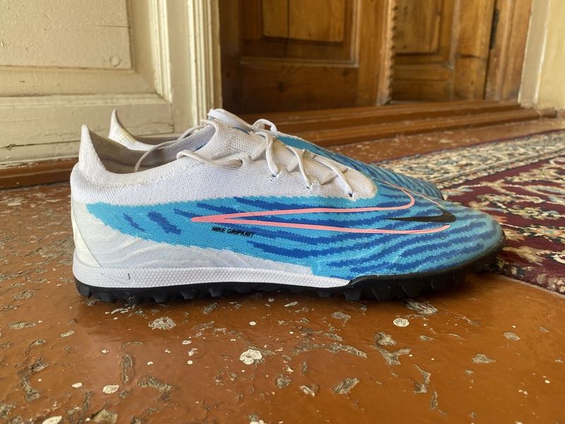 Sorokonojka Nike Fantom 43 razmer