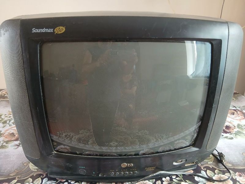 Televizor sotiladi ishlatib olasiz Televizor sotiladi ishlatib olasiz