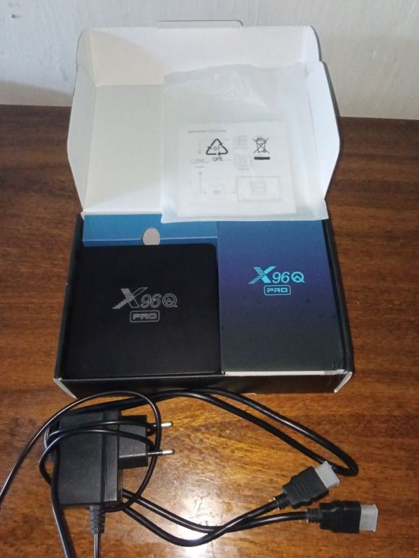 Приставка smart TV Box. Приставка smart TV Box.