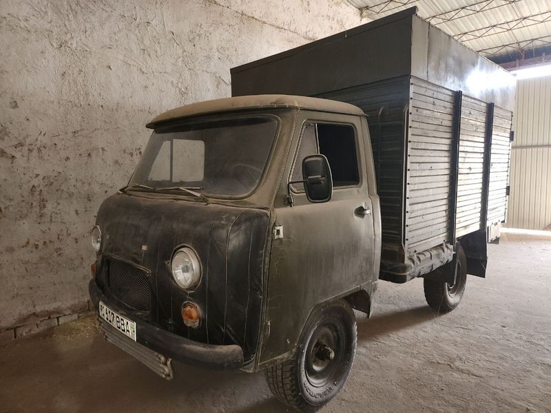 Автомашина УАЗ-3303