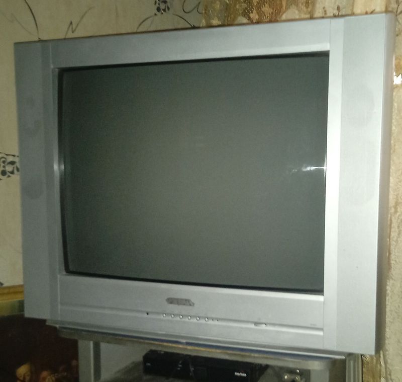 сотаман. продаю телевизор 72