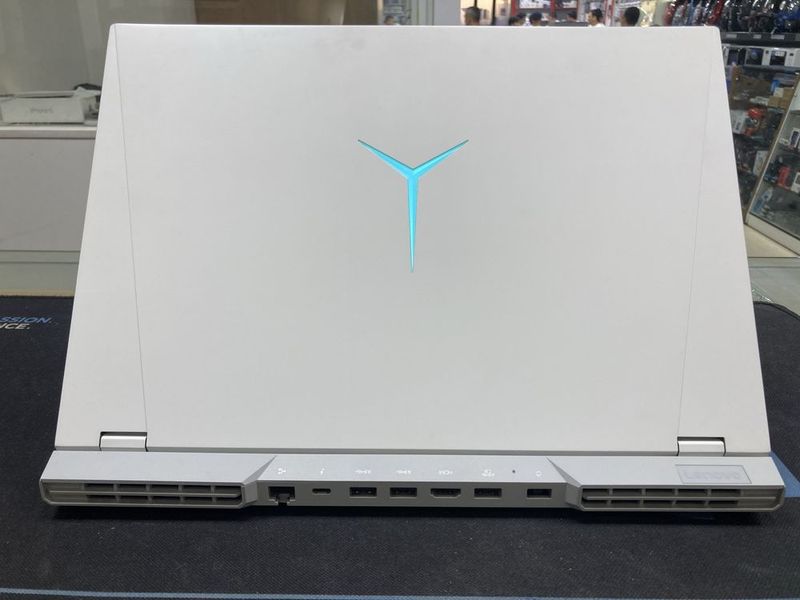 LEGION i7-11800H 16/512 RTX 3060 LEGION i7-11800H 16/512 RTX 3060