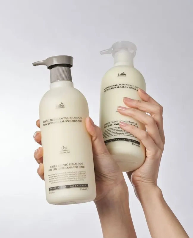 LADOR Moisture Balancing Shampoo LADOR Moisture Balancing Shampoo