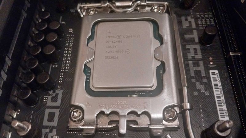 Процессор 12-го поколения Core i5 12400. Сокет LGA 1700. Box Из США. Процессор 12-го поколения Core i5 12400. Сокет LGA 1700. Box Из США.