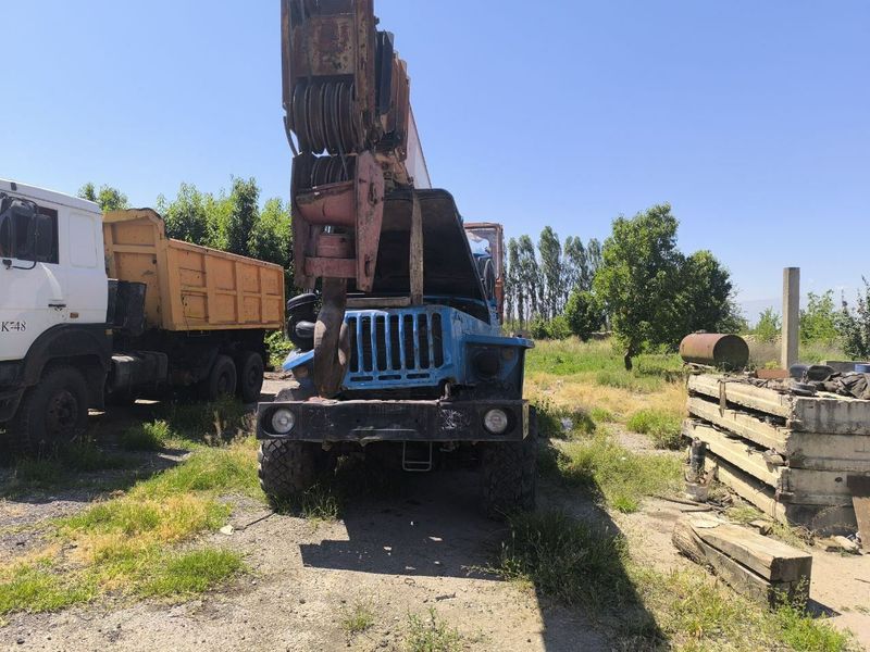 URAL kran sotiladi URAL kran sotiladi