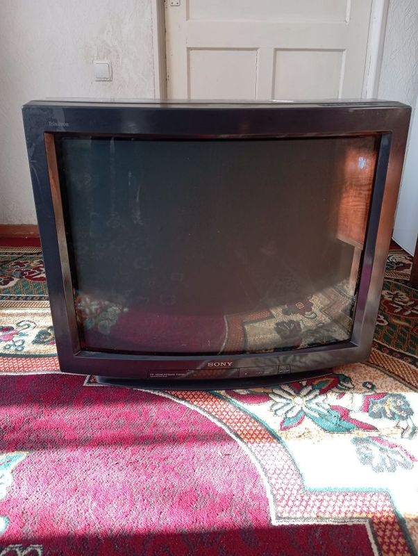 Телевизор Sony trinitron