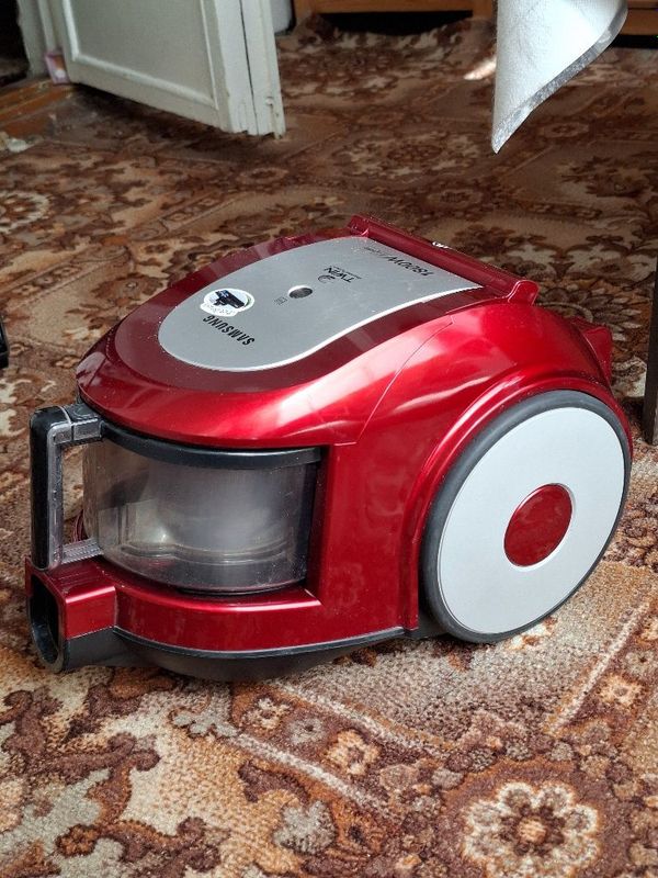 Samsung pilesos sotiladi. Продаётся Самсунг пылесос 1800W