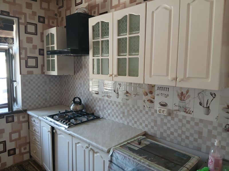 Кухонный гарнитур сотилади